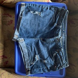 Jennifer Lopez boyfriend short